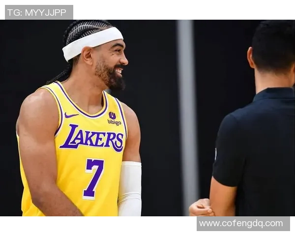 浓眉离开湖人后再度伤退,首节拉伤无缘圣诞大战,弗拉格单核难撑独行侠